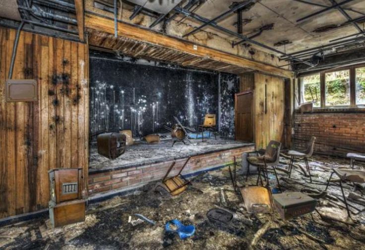 神秘被遗弃的地方逃生v1.0.1