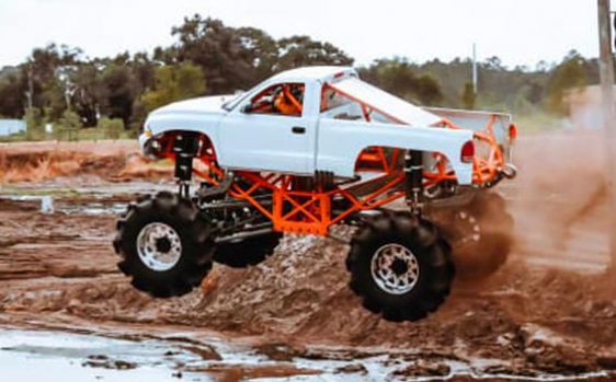 怪物卡车极限赛车v1.0